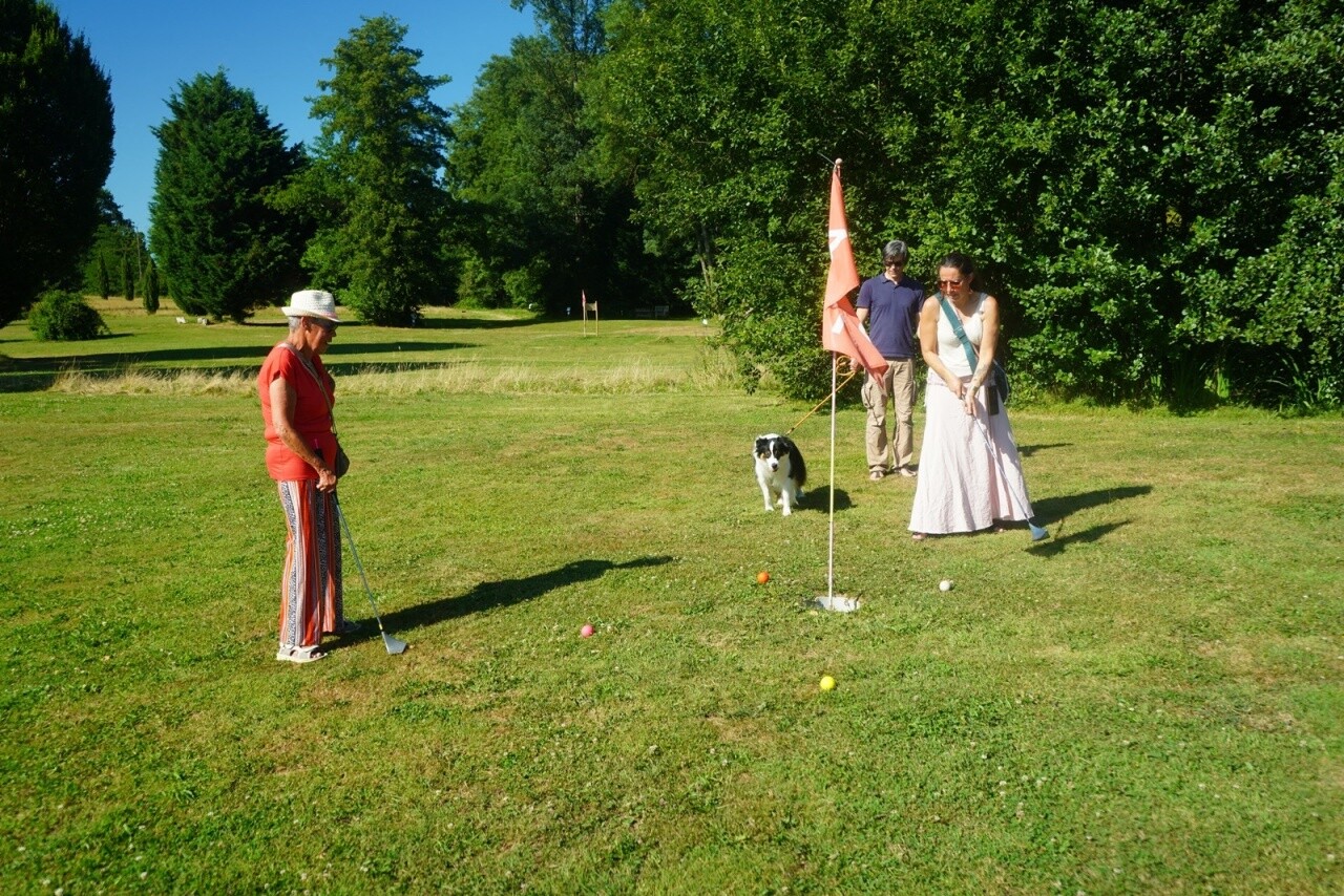 On a testé pour vous le swin golf à Chapelle-Voland, entre fou rire, défis et balles perdues en famille