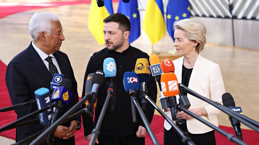 La loi a provoqué les premières manifestations de rue en Ukraine depuis le début de la guerre.