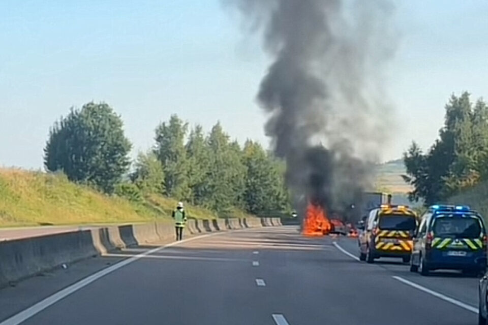 L'autoroute A28 a été fermée pendant trois heures.