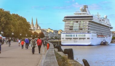 Croisières Bordeaux : les paquebots profitent toujours des quais du centre-ville de Bordeaux @www-depositphotos-com - wjrek