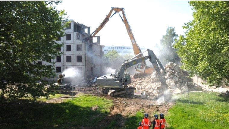 La déconstruction des cinq immeubles collectifs surnommés « Les Canadiens » est actuellement en cours  - Photos Lhotellier 3D Solutions