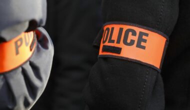 nuit de violences, un appartement incendié par un tir de mortier