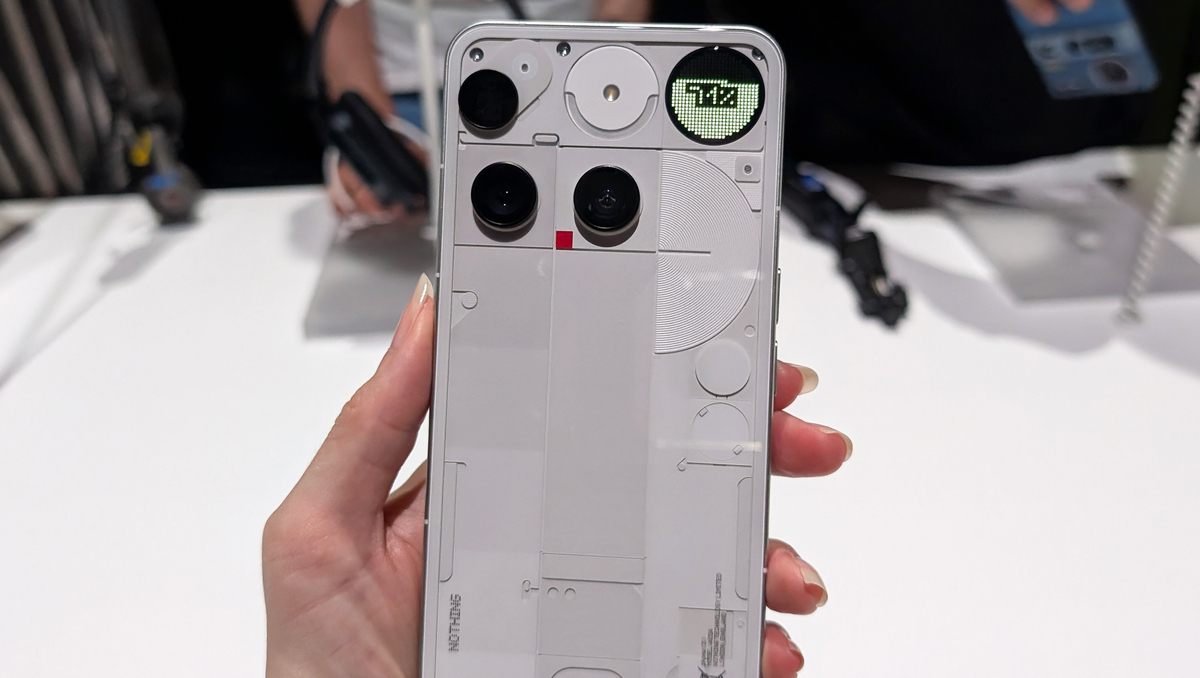 Prise en main du Nothing Phone (3) : une audacieuse montée en gamme