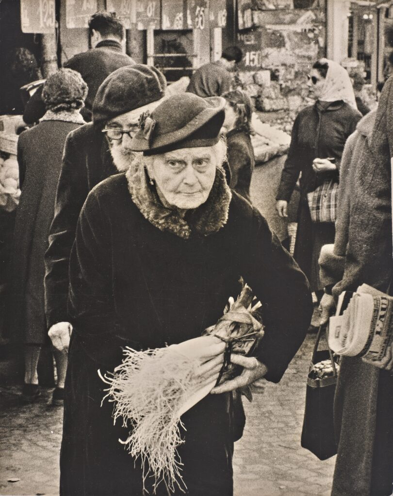 Agnès Varda, Rue Mouffetard, Paris 5e, 1957 © Succession Agnès Varda