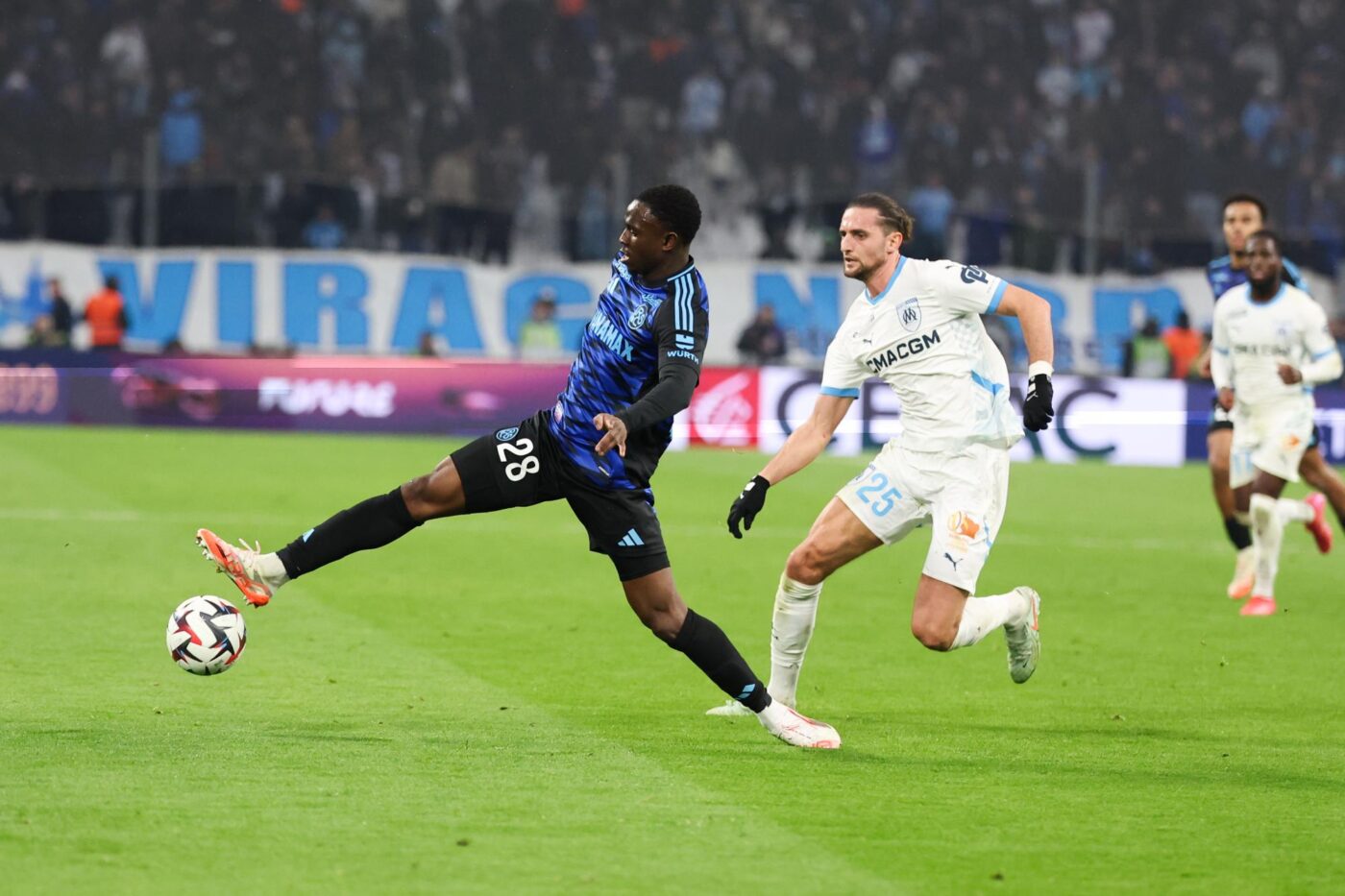 Auxerre se sert dans la cave de Strasbourg - France - AJ Auxerre