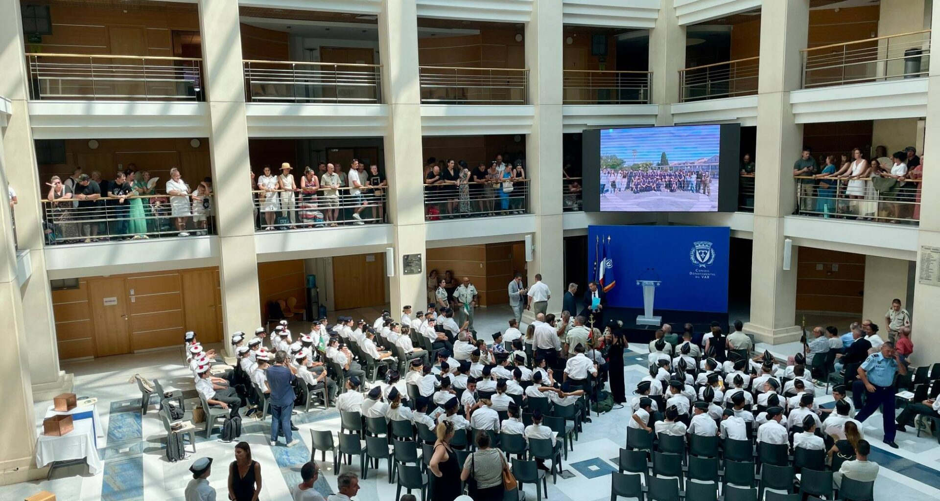 240 collégiens toulonnais se sont vus remettre leur diplôme de Cadet de la Défense