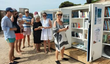 Lecture à la plage: une activité en vogue à Cavalaire
