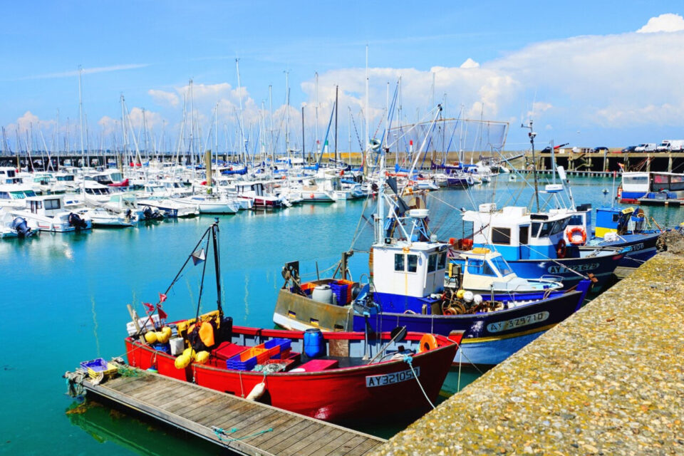 Le bassin avec les bateaux de pêche © H-Carlier