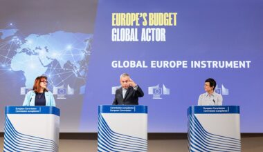 la Commission propose de mobiliser 100 milliards d'euros pour Kyiv