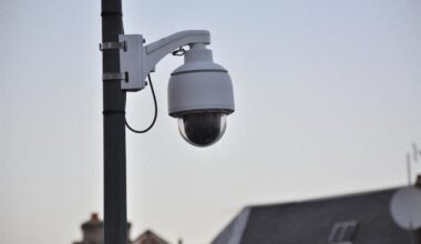 Près de Grenoble. Cette "ville tranquille" va installer 41 caméras : "Des outils indispensables"