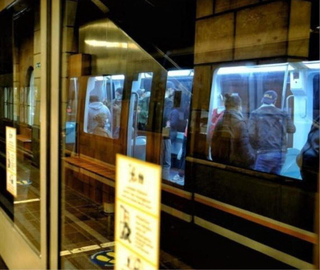 Gare Lille-Flandres. Ils ciblent deux voyageurs dans le métro et leur arrachent violemment leur chaîne