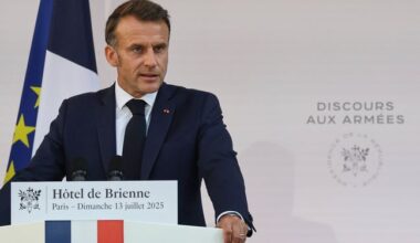 Budget, menaces, Europe… Ce qu’il faut retenir du discours aux armées d’Emmanuel Macron