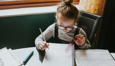 Les enfants qui ont cette mauvaise habitude seraient des génies selon une étude