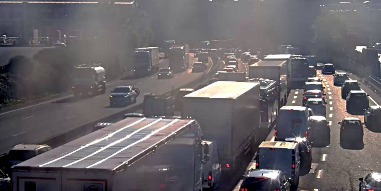 Et de trois! Encore un accident sur l'A8 qui provoque un énorme bouchon ce mercredi