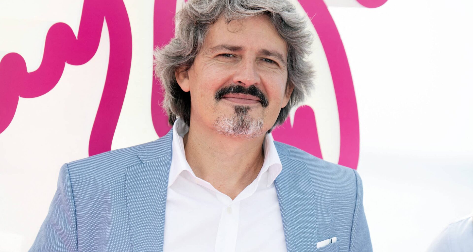 "Les Mystères de l’amour" : Philippe Vasseur renonce à ses 1200 euros par épisode pour vivre de sa véritable passion
