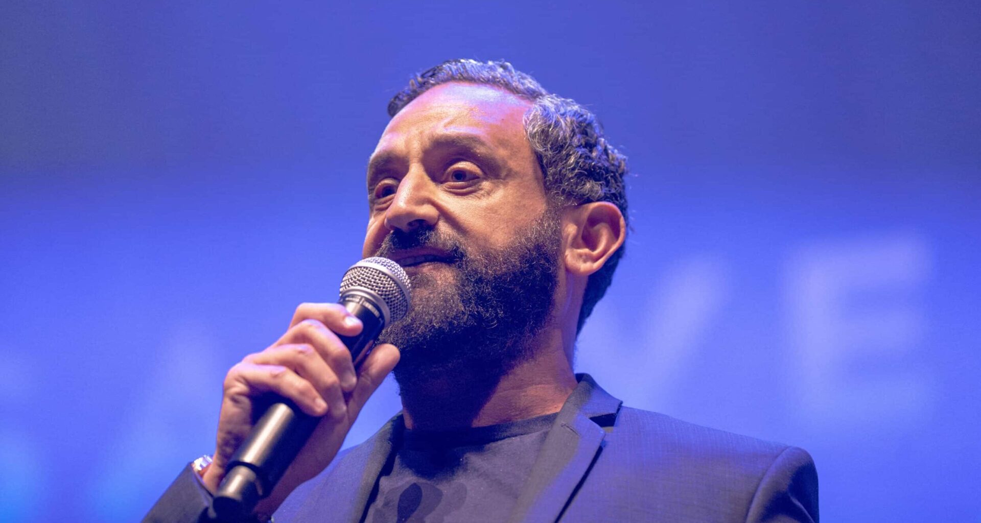 Cyril Hanouna déjà remplacé avant même son arrivée sur W9