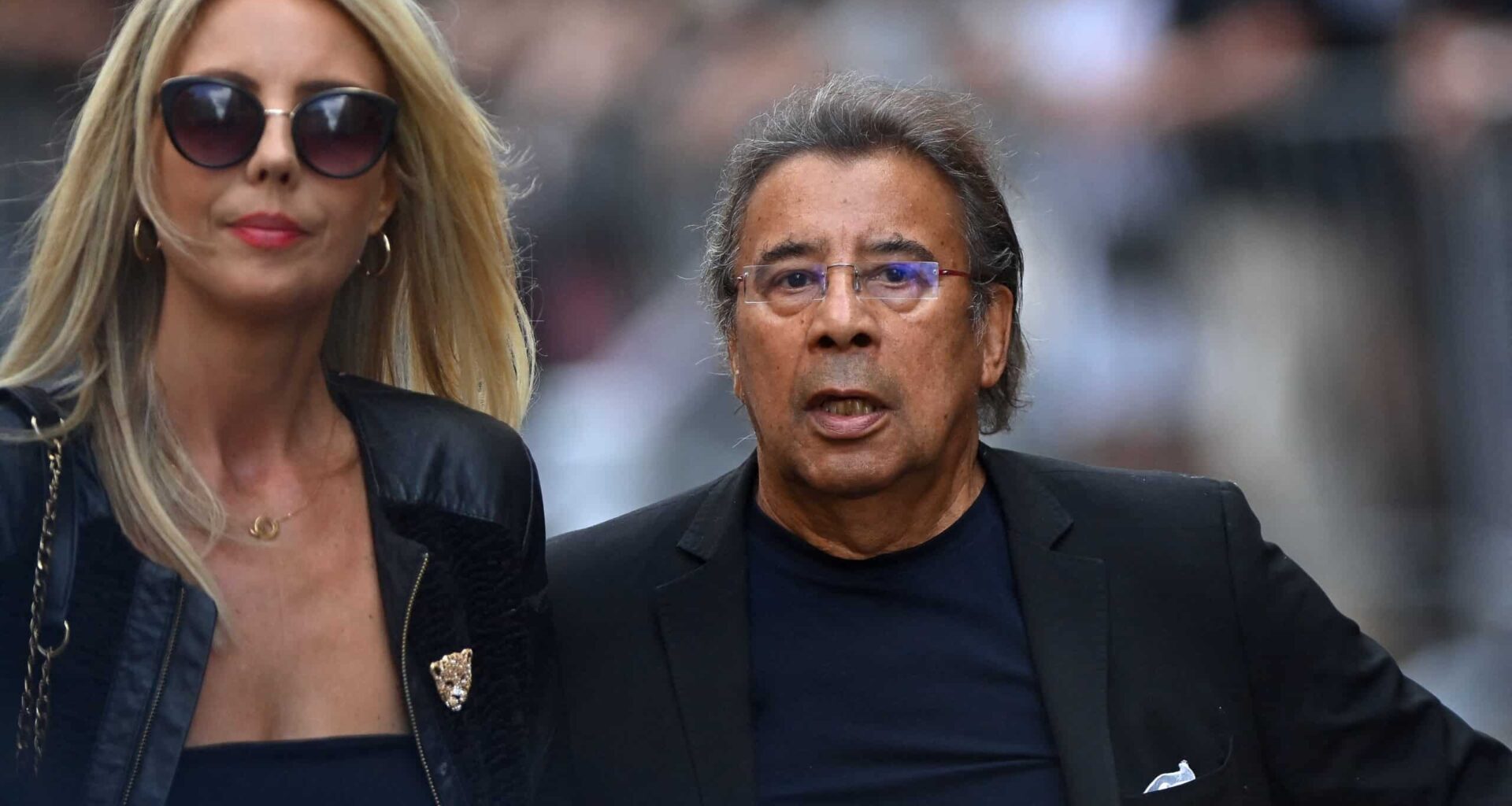 Laurent Voulzy : sa jeune compagne Isaure fait mouche aux obsèques de Thierry Ardisson, qui est-elle vraiment ?