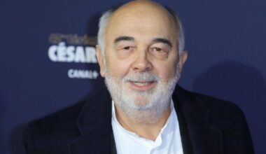 « Quel con ! » : très ému, Gérard Jugnot revient sur la disparition de Michel Blanc qui l’a laissé « un petit peu » orphelin