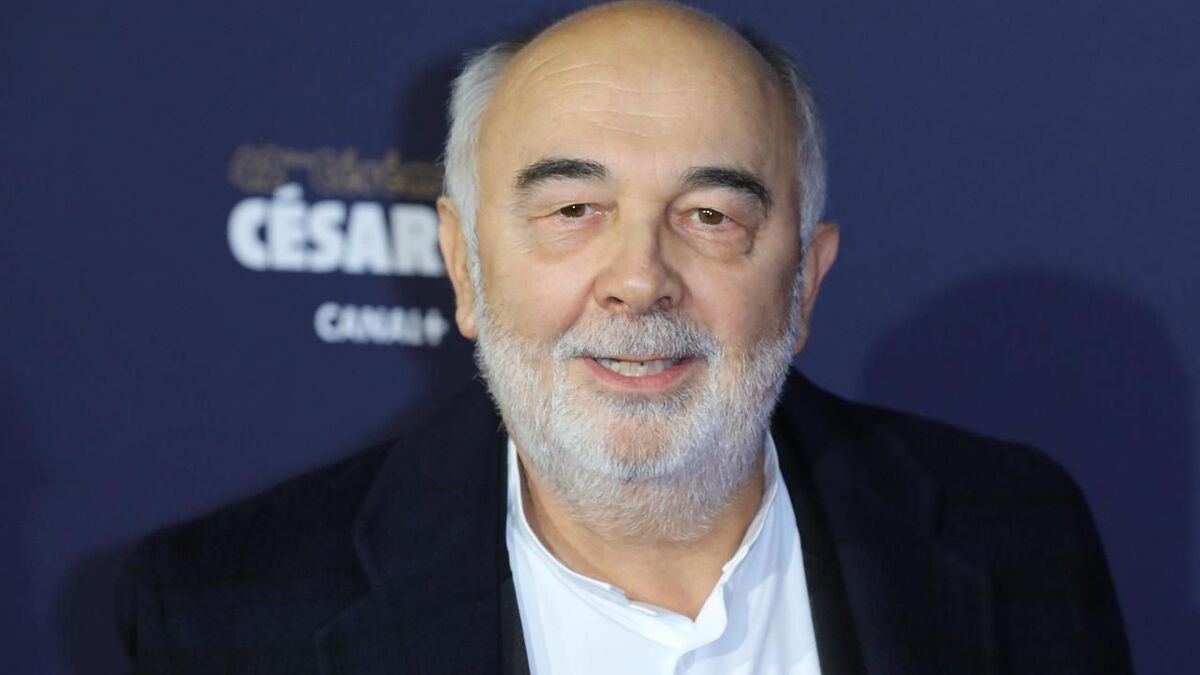 « Quel con ! » : très ému, Gérard Jugnot revient sur la disparition de Michel Blanc qui l’a laissé « un petit peu » orphelin