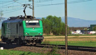 une personne meurt percutée par un train de marchandises