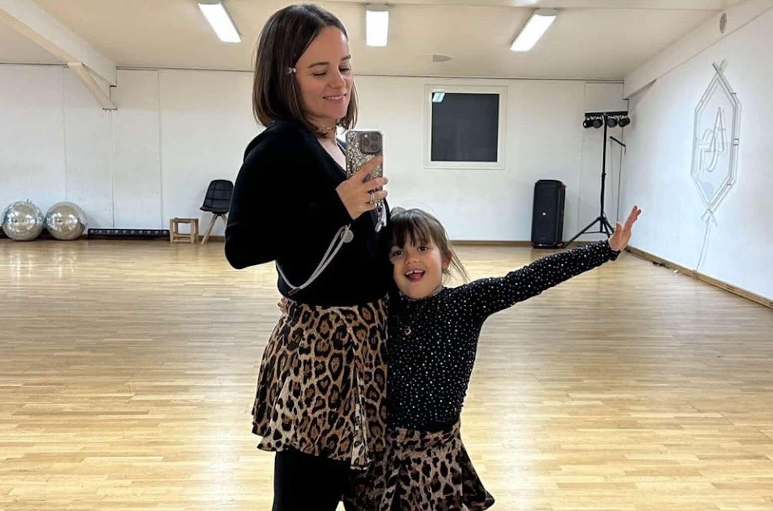 Alizée : après l'hospitalisation en urgence de sa fille, enfin des nouvelles, la jambe de Maggy dans un drôle d'état