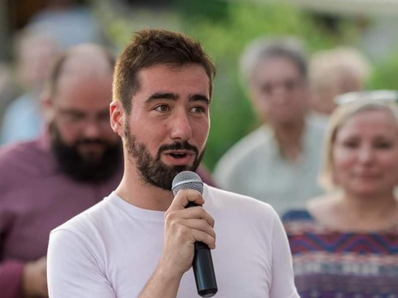 Andy Kerbrat (LFI) n’avait aucun intérêt à démissionner