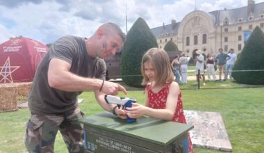 Paris : pour attirer, l’armée de terre mise sur des jeux et des défis