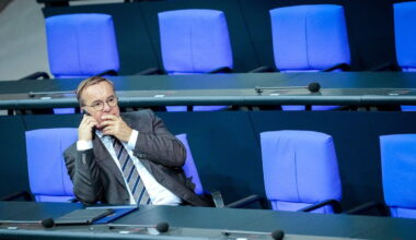L'Allemagne augmente ses dépenses en matière de défense et demande à l'industrie de l'armement d'accroître sa production
