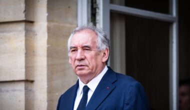 «Année blanche», fonction publique ratiboisée, jours fériés supprimés… Les pistes d’économies de François Bayrou – Libération