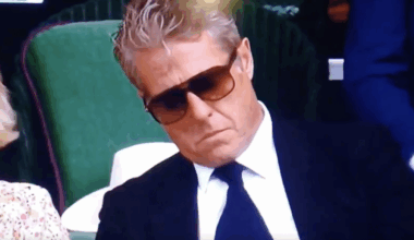 Wimbledon, Insolite > Un célèbre acteur s'endort dans la Royal Box pendant le match de Djokovic