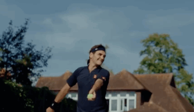Wimbledon, Vidéos > Roger Federer de retour sur les courts, et c'est toujours aussi beau !