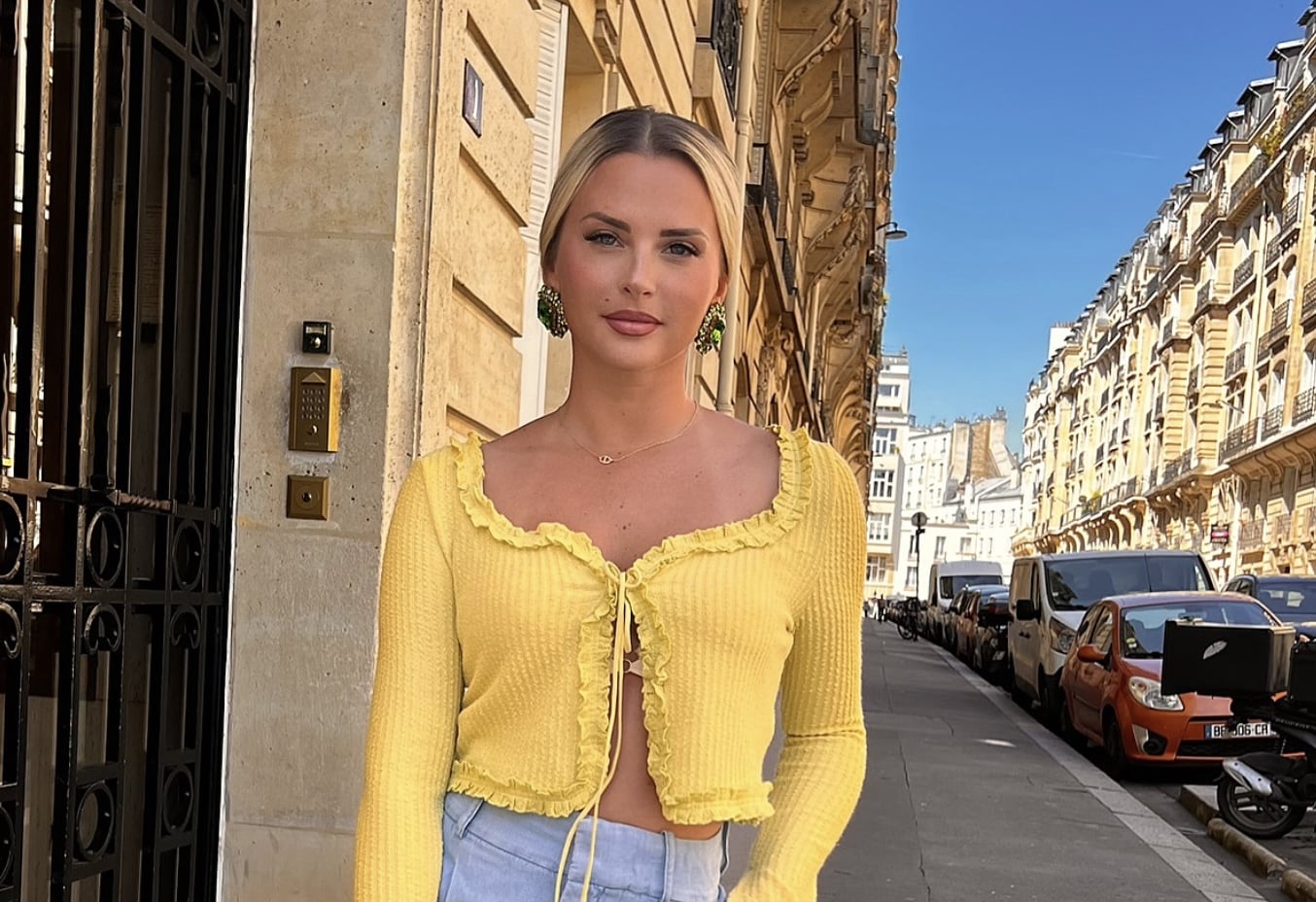 Kelly Vedovelli insultée : sa réplique cinglante à ceux qui l’accusent d’être une "escort"