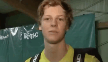 Vidéos, ATP > L'archive révélatrice de Jannik Sinner à 17 ans : "Je n'aime pas les boîtes de nuit. Mon père m'a offert une raquette et, à 14 ans, j'ai décidé de devenir professionnel"