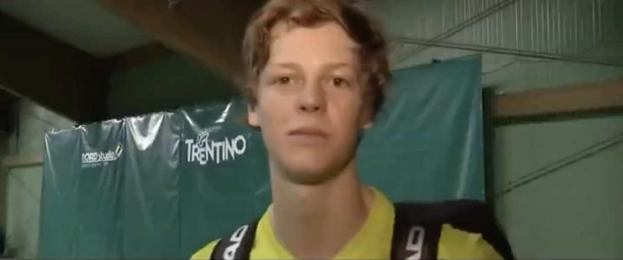Vidéos, ATP > L'archive révélatrice de Jannik Sinner à 17 ans : "Je n'aime pas les boîtes de nuit. Mon père m'a offert une raquette et, à 14 ans, j'ai décidé de devenir professionnel"