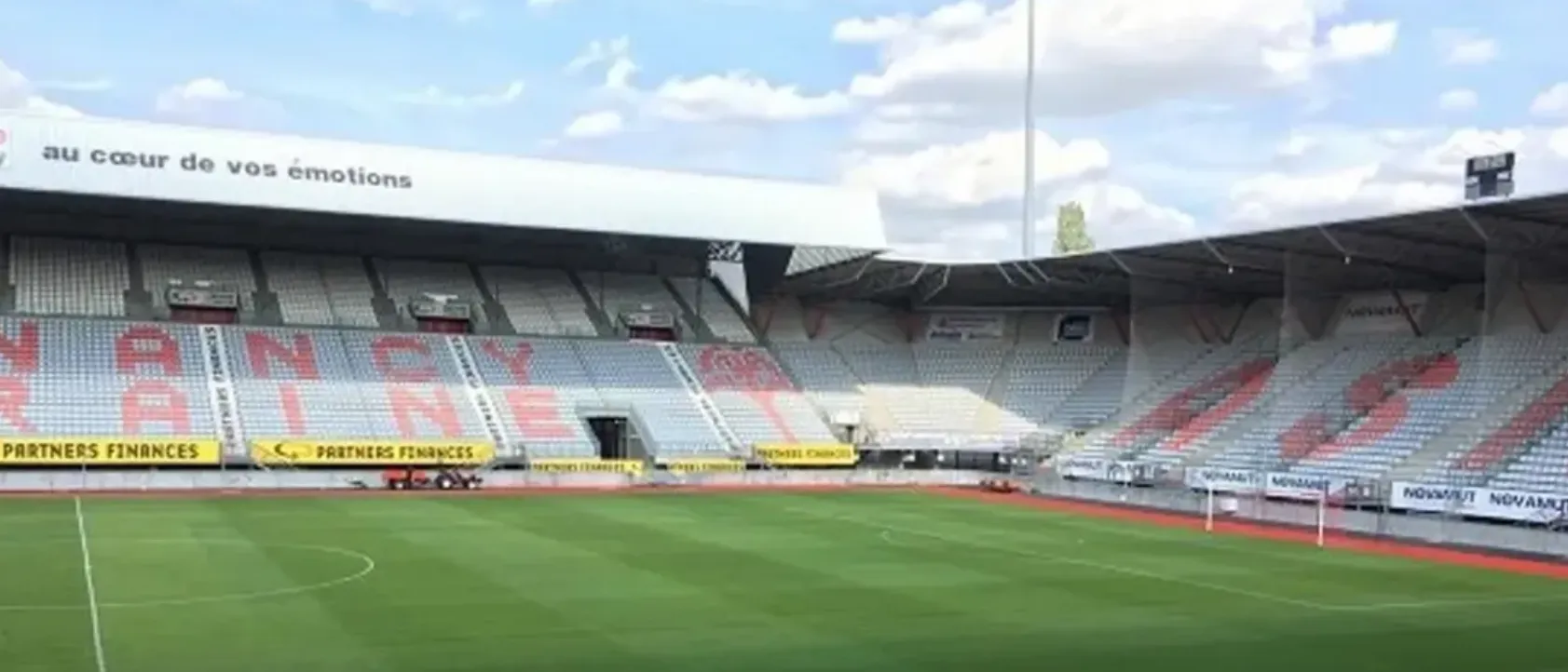 quatre matchs à huis clos au lieu de six