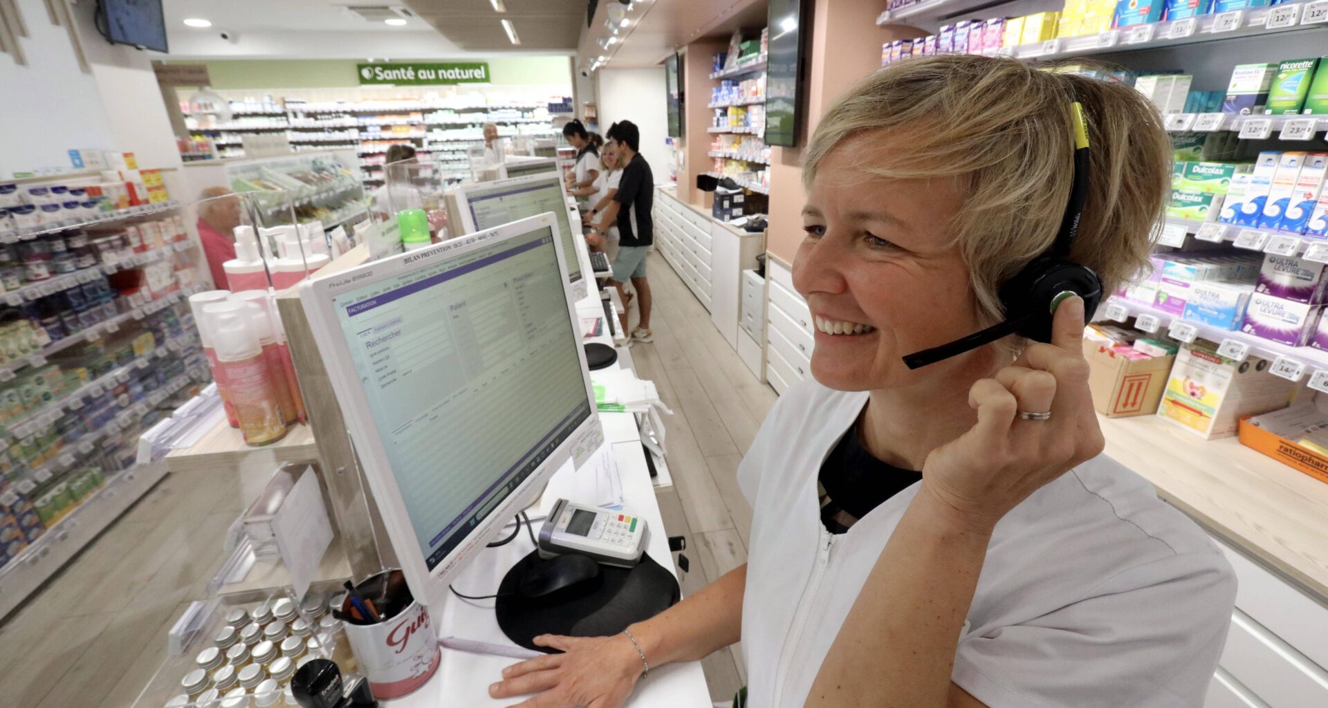 Une pharmacie de Nice devient "la première de France" à intégrer l’intelligence artificielle, on vous explique à quoi va servir l’IA