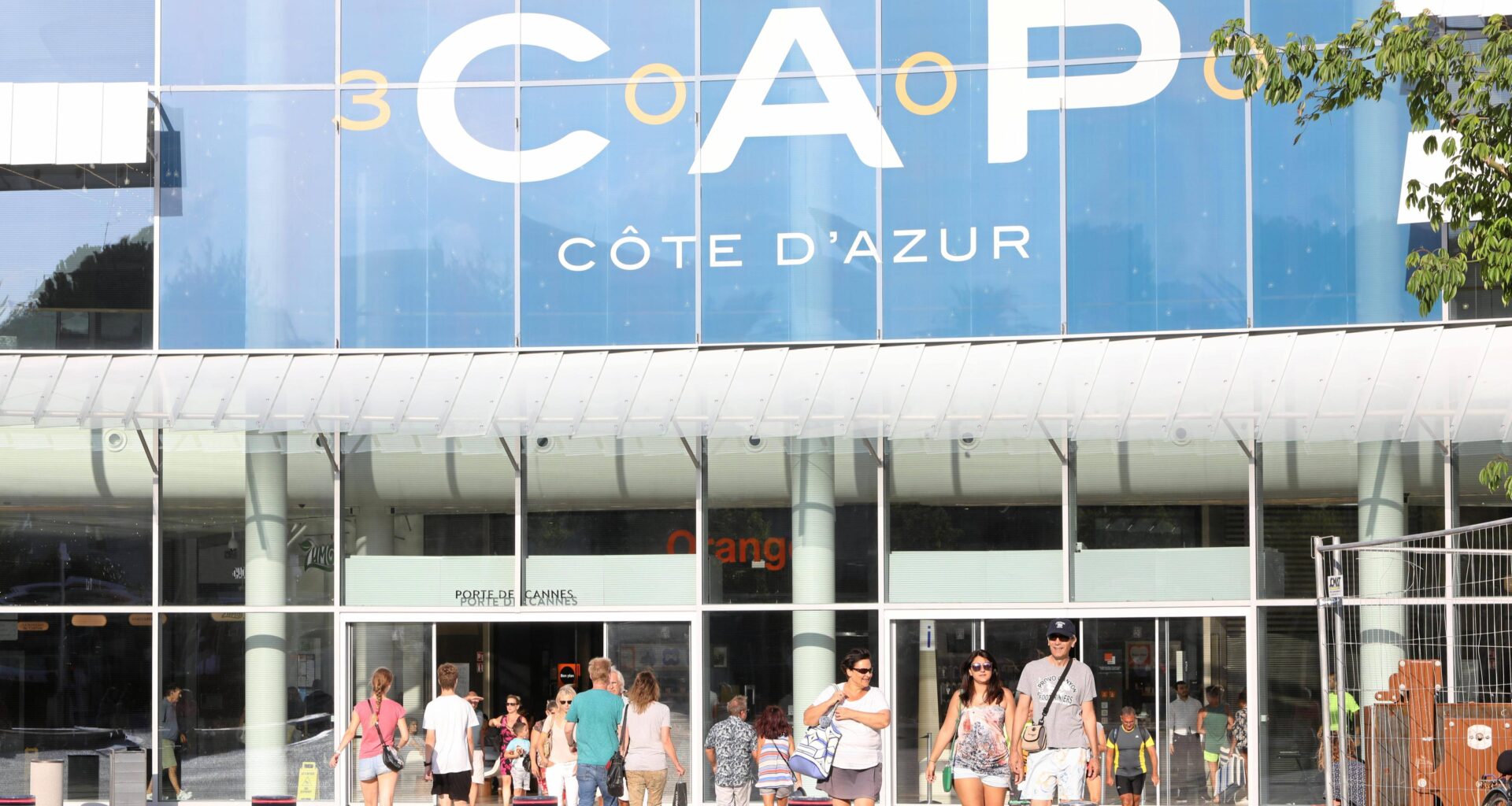 L'Apple Store de Cap 3000 évacué en urgence, le magasin fermé jusqu'à nouvel ordre