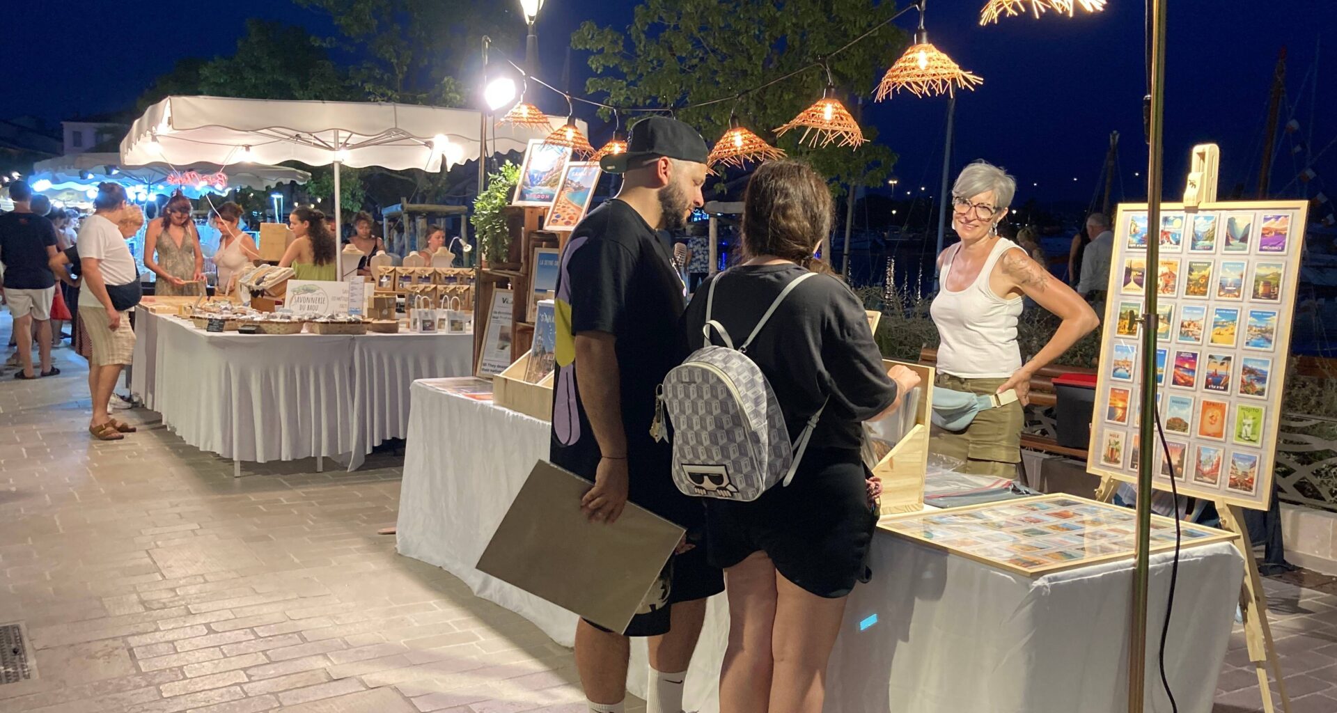 L’image est à l’honneur au marché nocturne de Sanary pendant l'été
