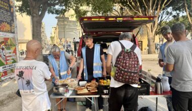 "L’été, c’est horrible car le béton est bouillant": à Toulon, les sans-abris subissent de plein fouet la canicule