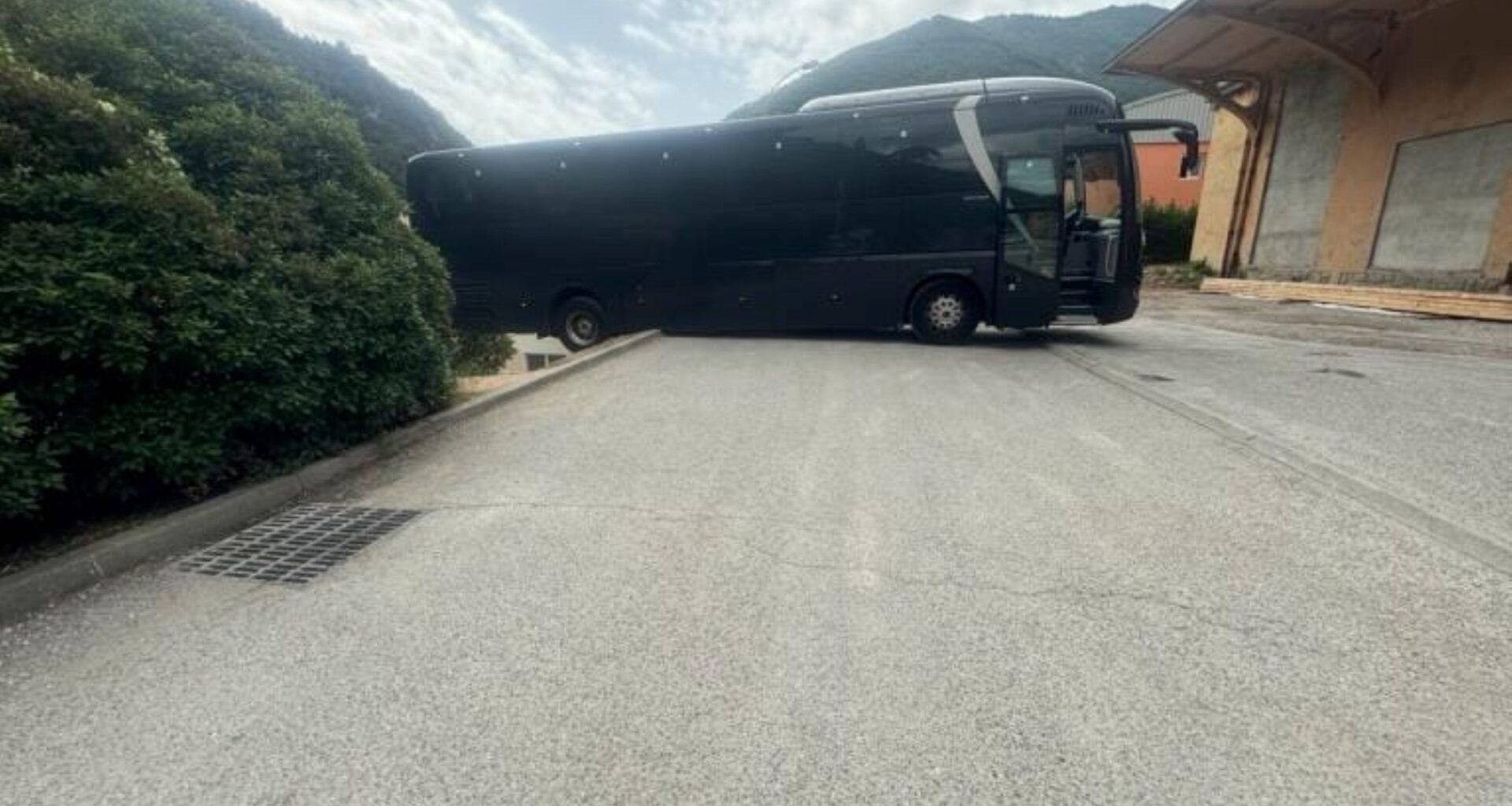 Retards, chauffeurs égarés, accessibilité pour les PMR... Dans la Roya, la colère ne faiblit pas face aux bus de substitution