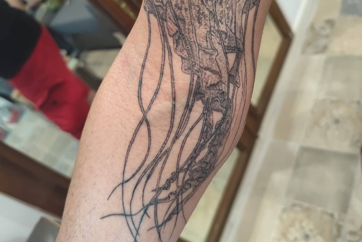 Découvrez "Sur la peau, des histoires", notre série d’été sur les tatouages, par l'écrivaine varoise Héloïse Guay de Bellissen