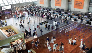 "Un énorme bazar", du retard, des annulations: grosse galère pour 2.000 passagers ce lundi soir à l’aéroport de Nice