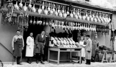 "Tout le monde se connaissait, on s’appelait par nos prénoms": à 100 ans, Marie-Thérèse raconte son cours Saleya à Nice