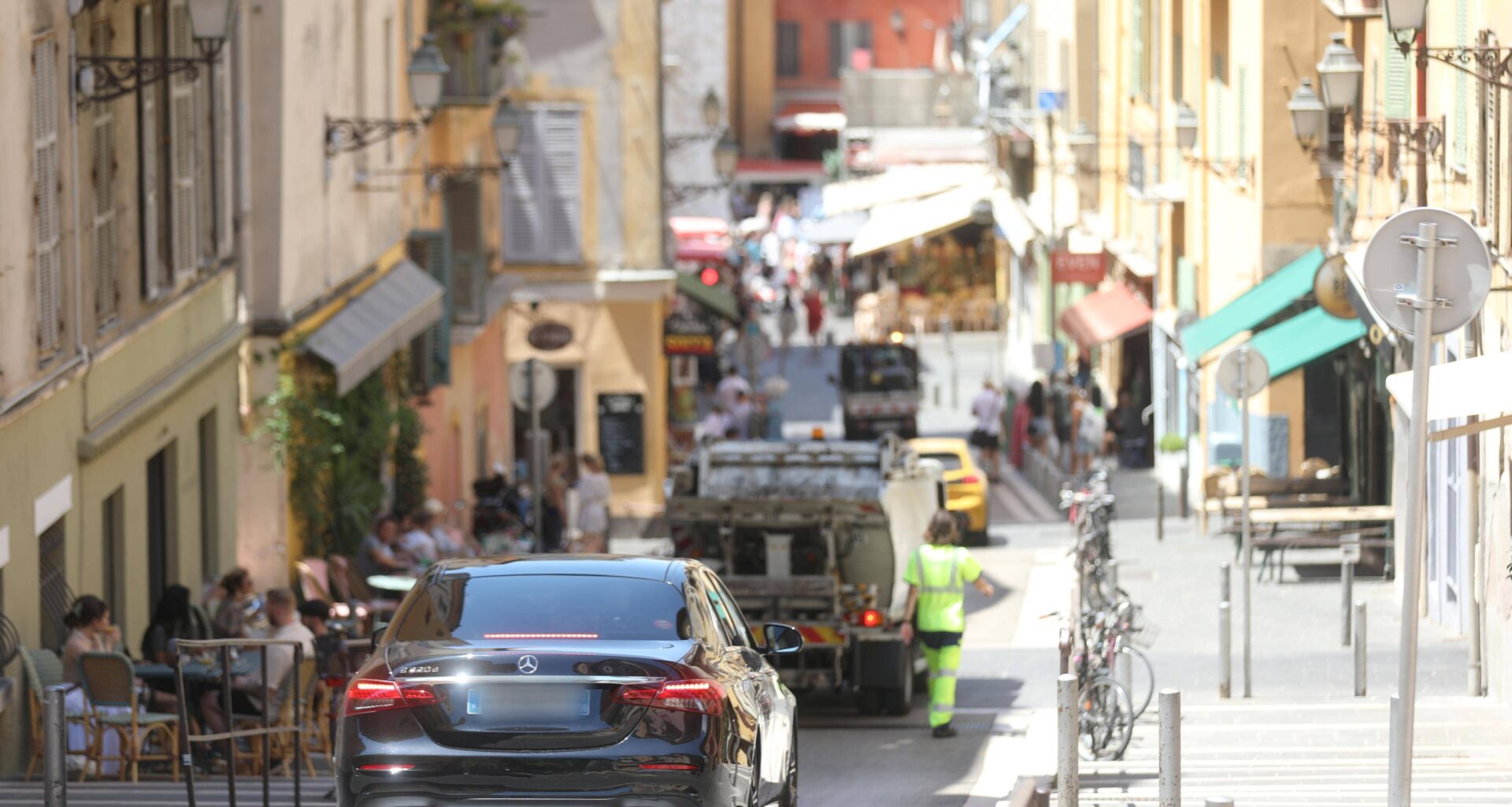 "On a l’impression qu’ils veulent mettre les Niçois dehors": des habitants de ce secteur du Vieux-Nice se plaignent de la présence des voitures
