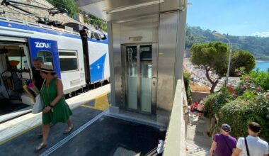 Près de Nice, cette gare, très fréquentée par les touristes, ne sera finalement pas accessible aux personnes à mobilité réduite cet été, voici pourquoi