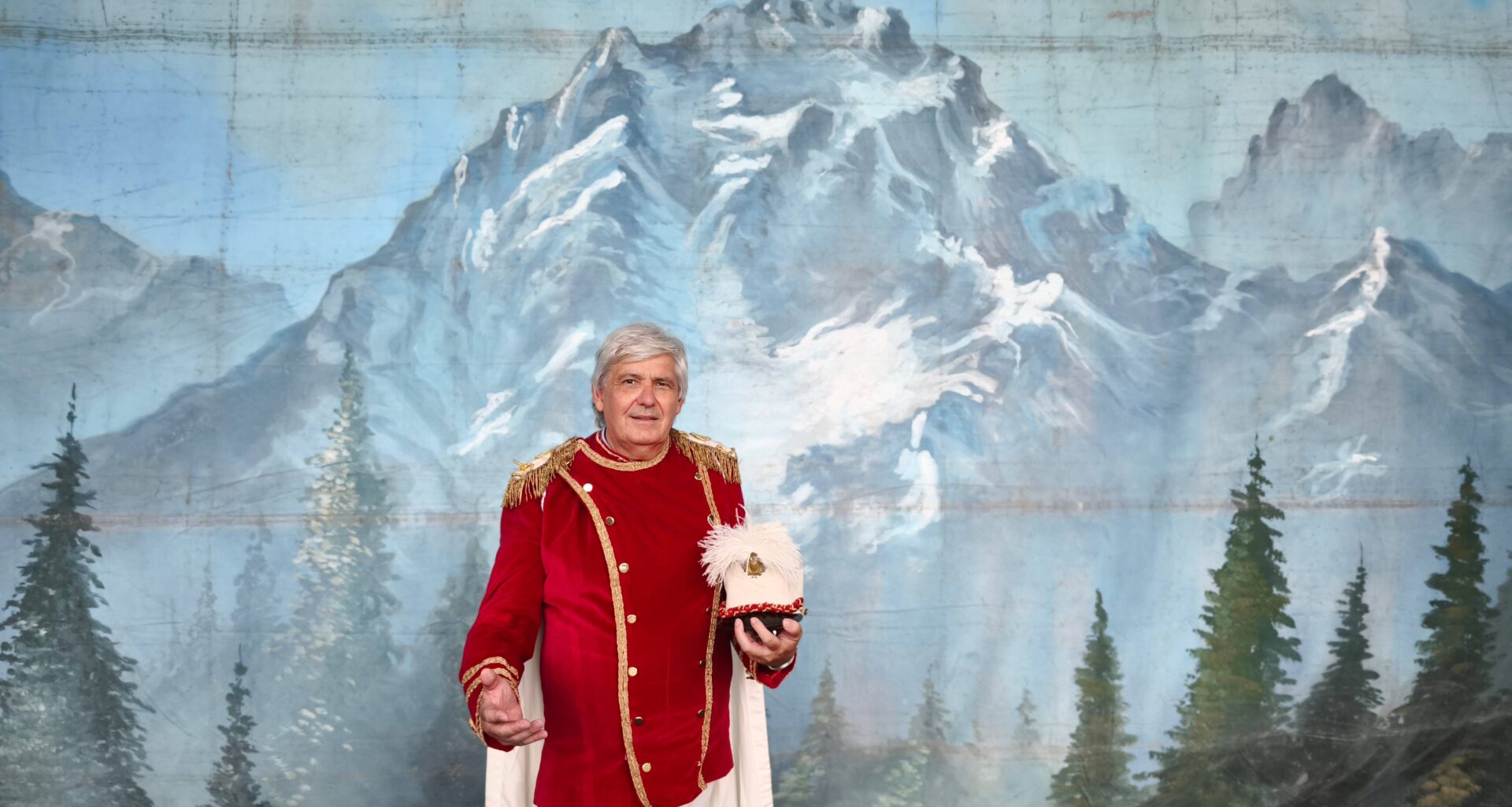 Jean-Pierre Barbero, le directeur de la Villa Masséna, monte sur les planches pour jouer dans "L’Auberge du cheval blanc" à Nice