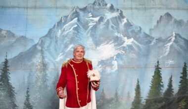 Jean-Pierre Barbero, le directeur de la Villa Masséna, monte sur les planches pour jouer dans "L’Auberge du cheval blanc" à Nice