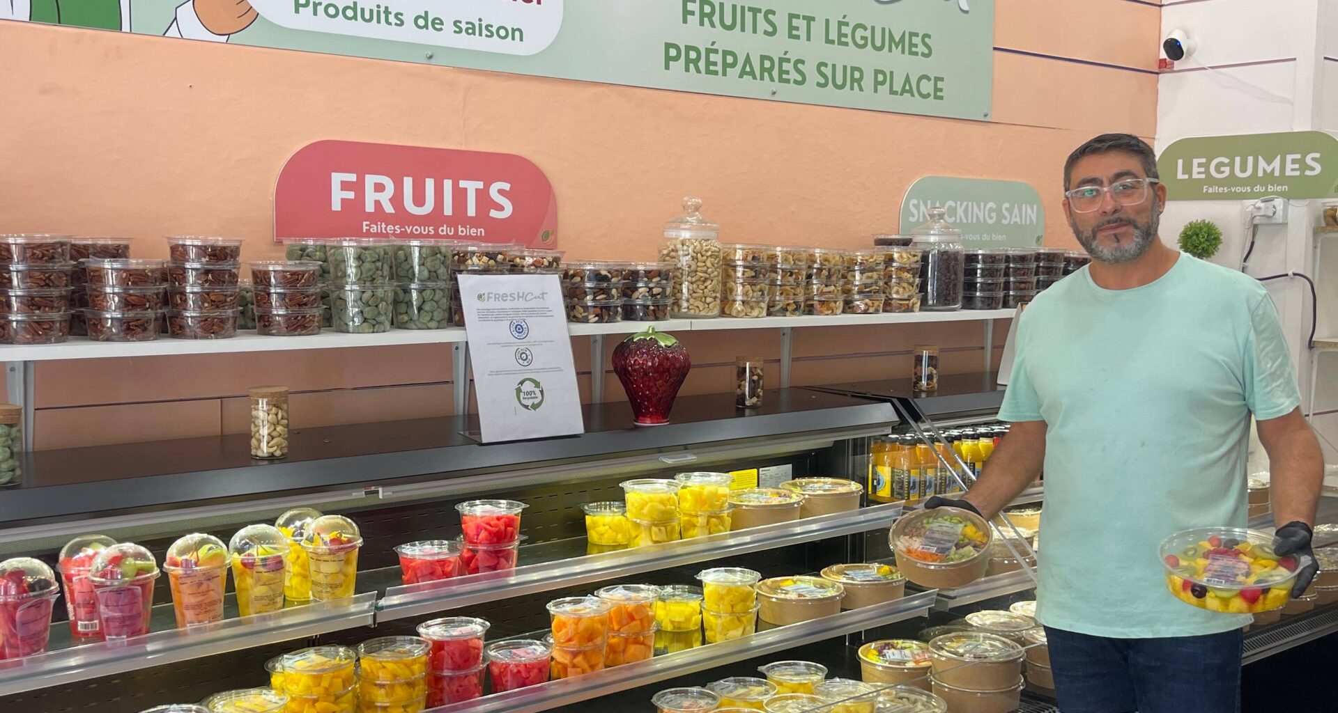 "C’est dans la tendance actuelle": à Toulon, cette nouvelle enseigne propose des fruits et légumes fraîchement découpés