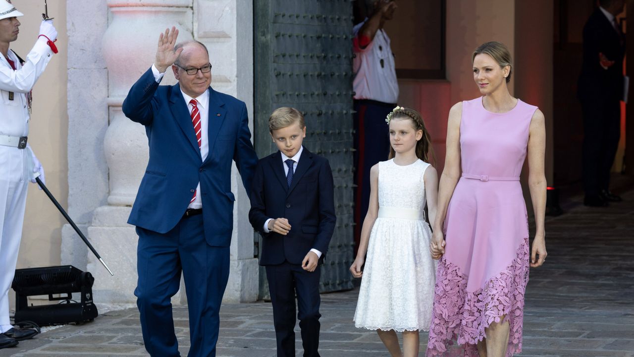 Caroline et Stéphanie de Monaco, Charlotte Casiraghi, Beatrice Borromeo, Alexandra de Hanovre... Les Grimaldi fêtent les 20 ans de règne d'Albert II