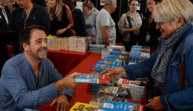 FÊTE DU LIVRE 2025 : SAINT-ÉTIENNE SE TRANSFORME EN BIBLIOTHÈQUE GÉANTE